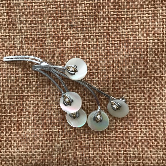 Vintage Brooch - Picture 1 of 2